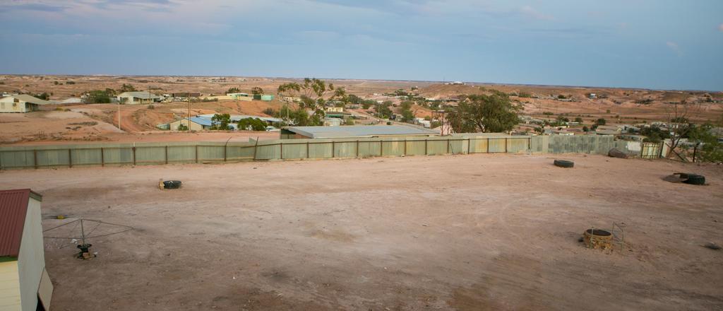 Breakaway Views 374 Alp St Hotel Coober Pedy Exterior photo